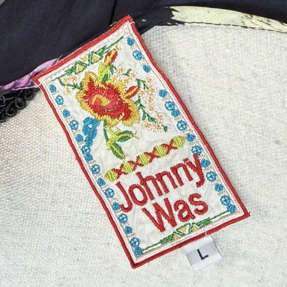 Johnny Was 100% Silk Blouse Womens L Floral Print Top Light Boho Resort Designer - Picture 8 of 9